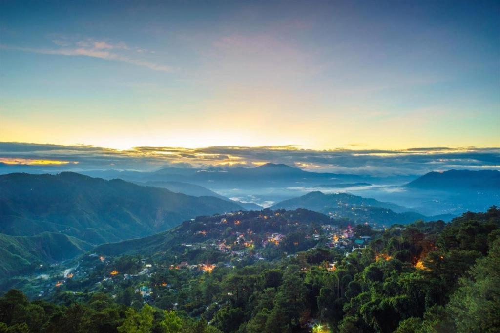 The Plaza Lodge Baguio Багио Экстерьер фото